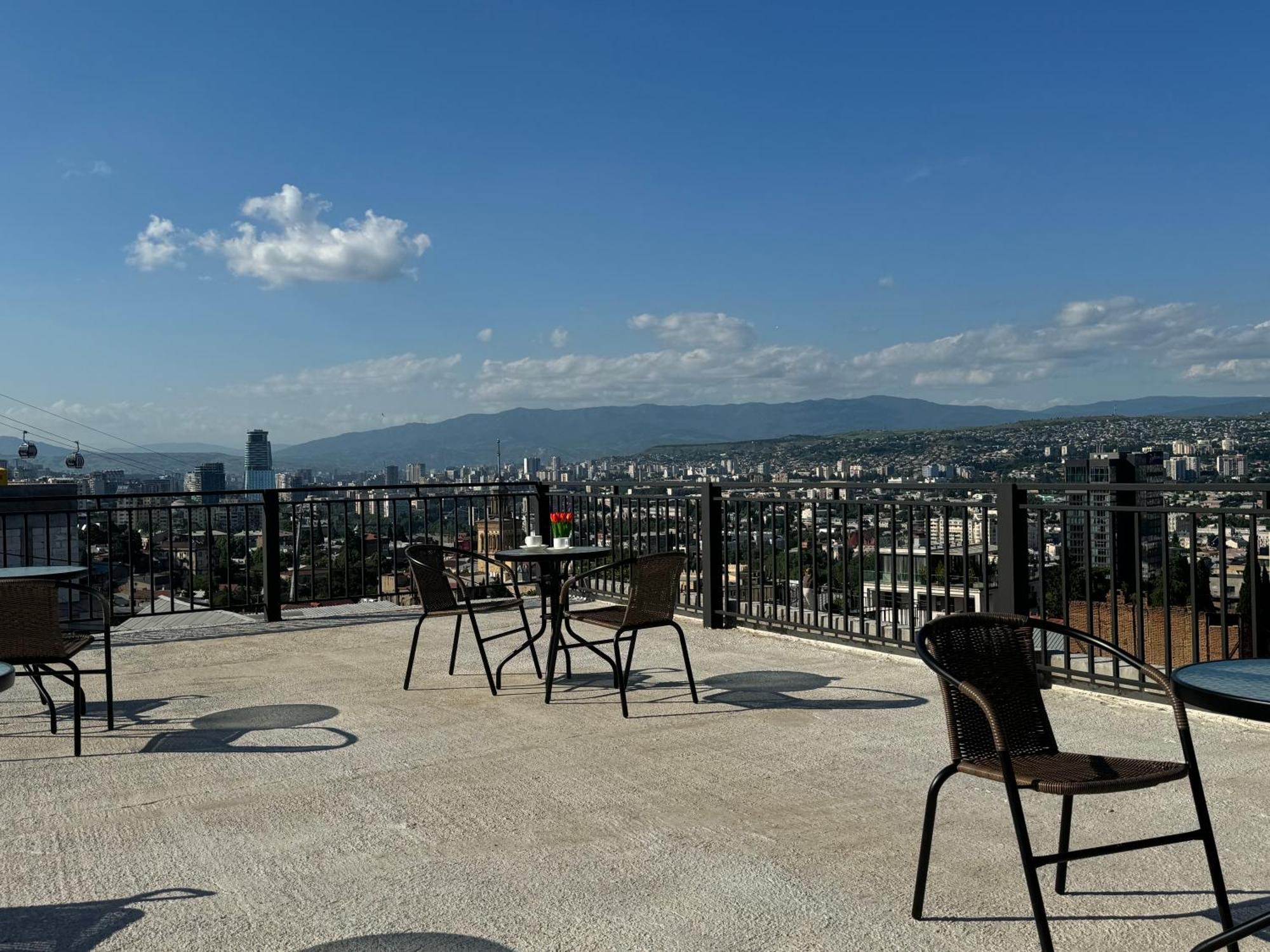 Brothers Apartments With Terrace In Old Тбилиси Екстериор снимка