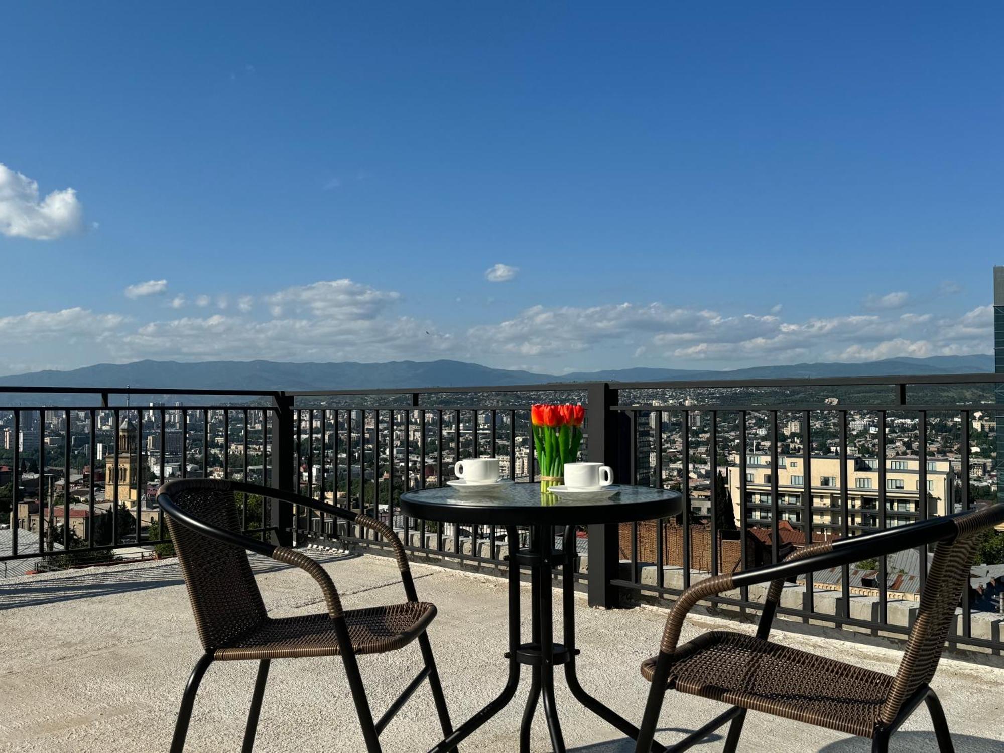 Brothers Apartments With Terrace In Old Тбилиси Екстериор снимка